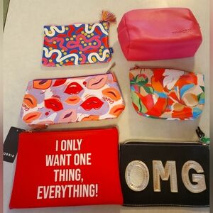 6 Cosmetic Bags